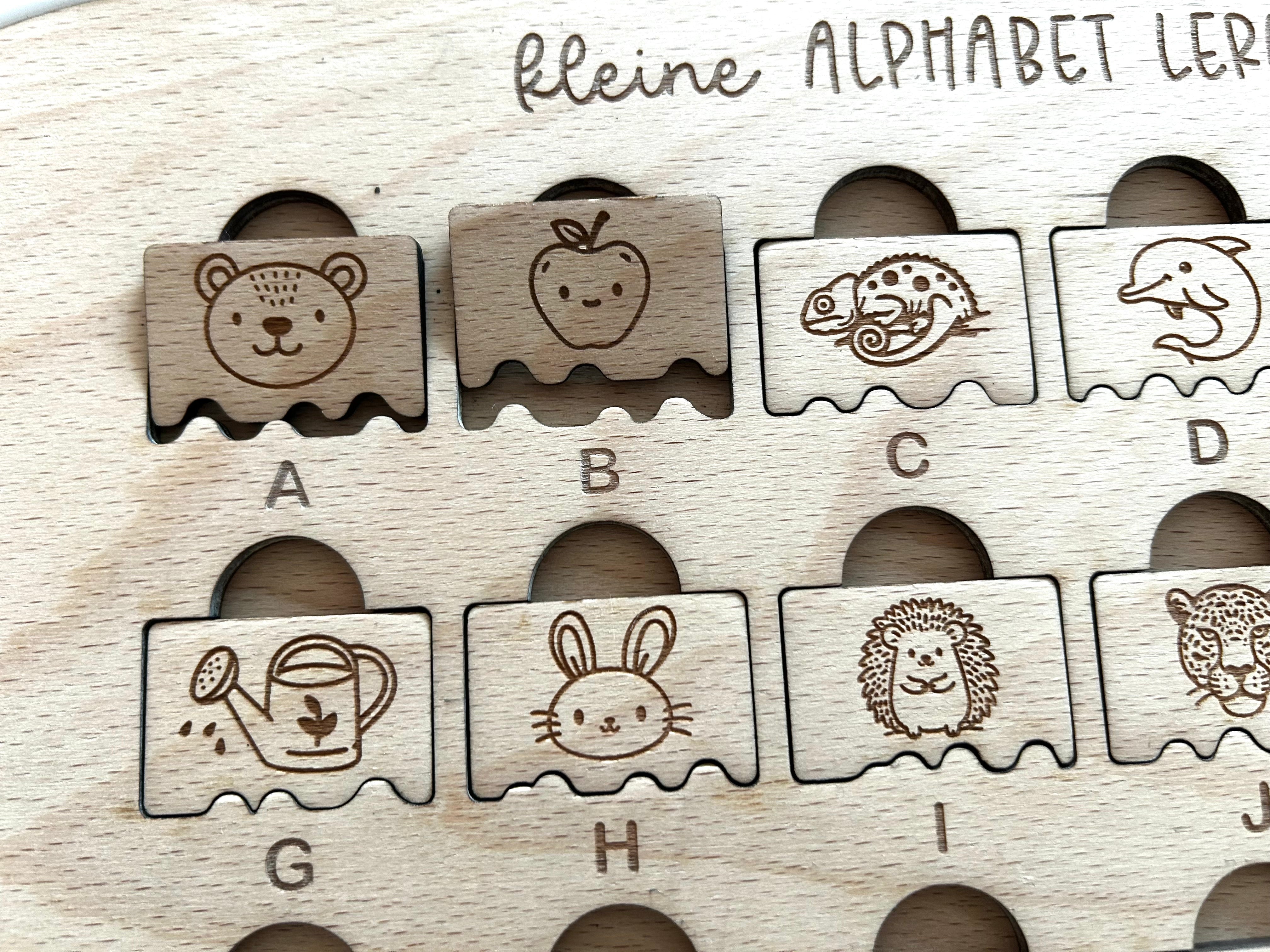 ABC Lernplatte Montessori aus Holz – Sensorikspiel für Kinder | Trofast kompatibel | Feinmotorik fördern | Aktivitätsplatte (Kopie)