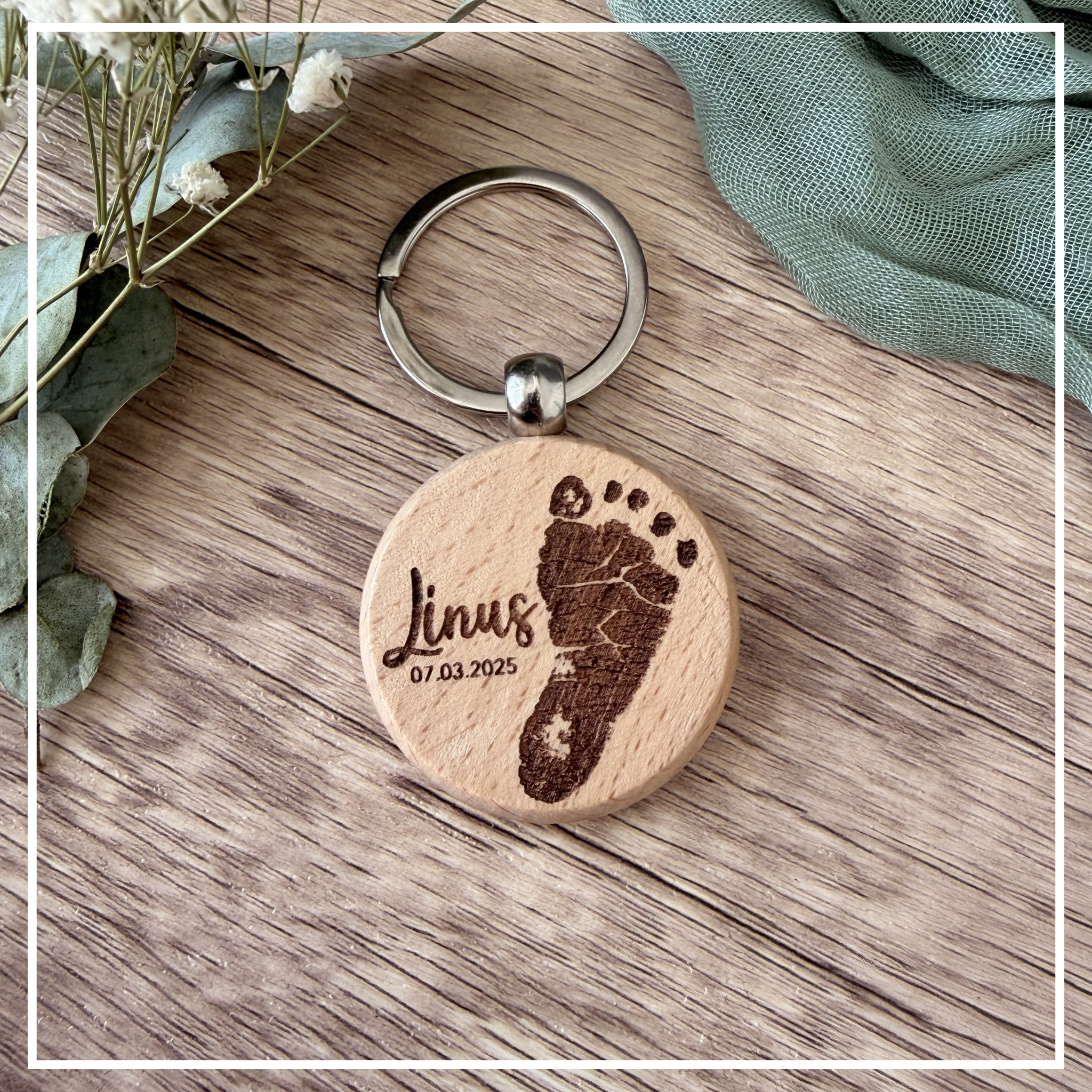 Schlüsselanhänger mit Fußabdruck & Name – Personalisiertes Geschenk