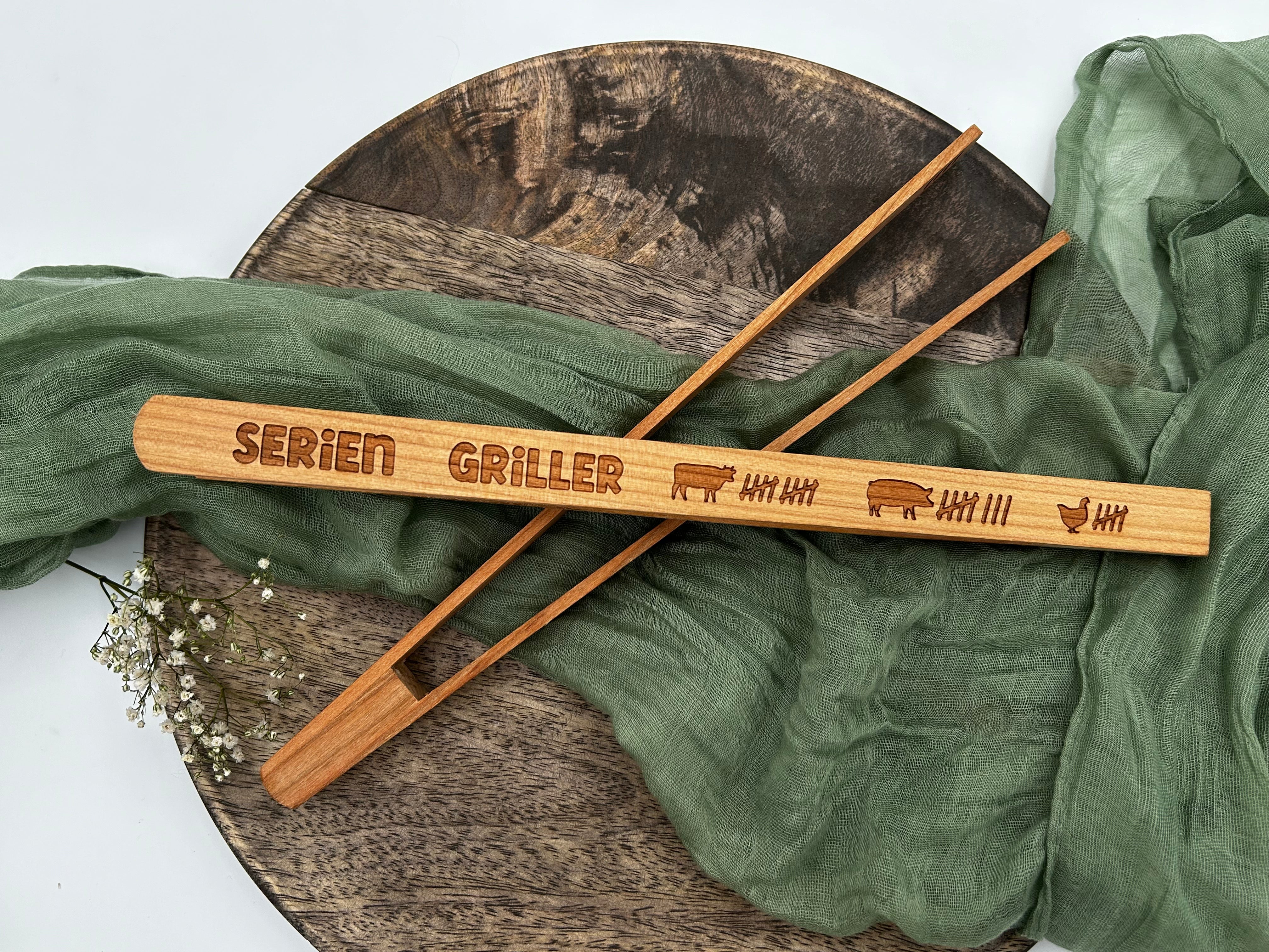 Series Griller | Grill tongs made of cherry wood with custom engraving