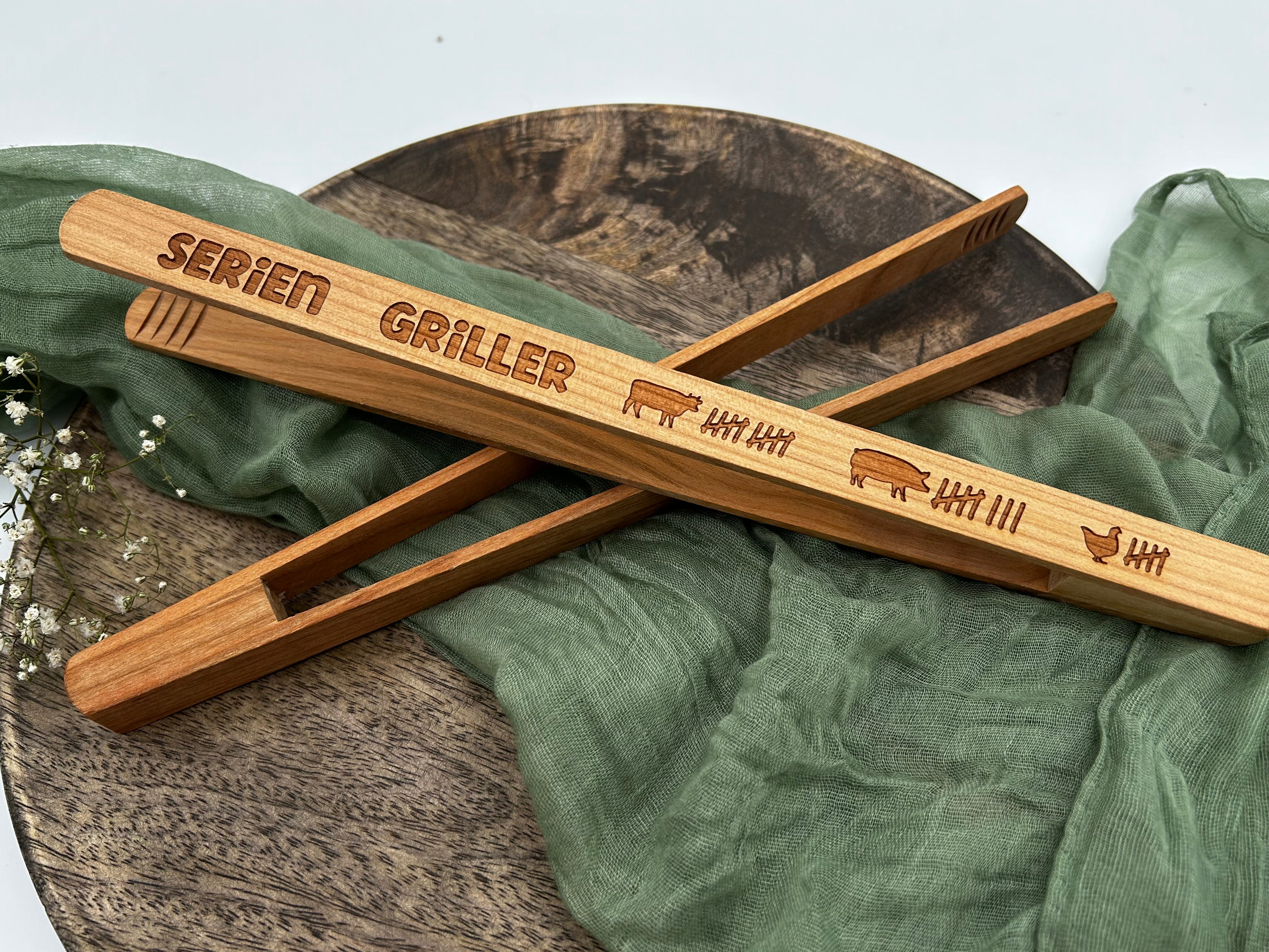 Series Griller | Grill tongs made of cherry wood with custom engraving