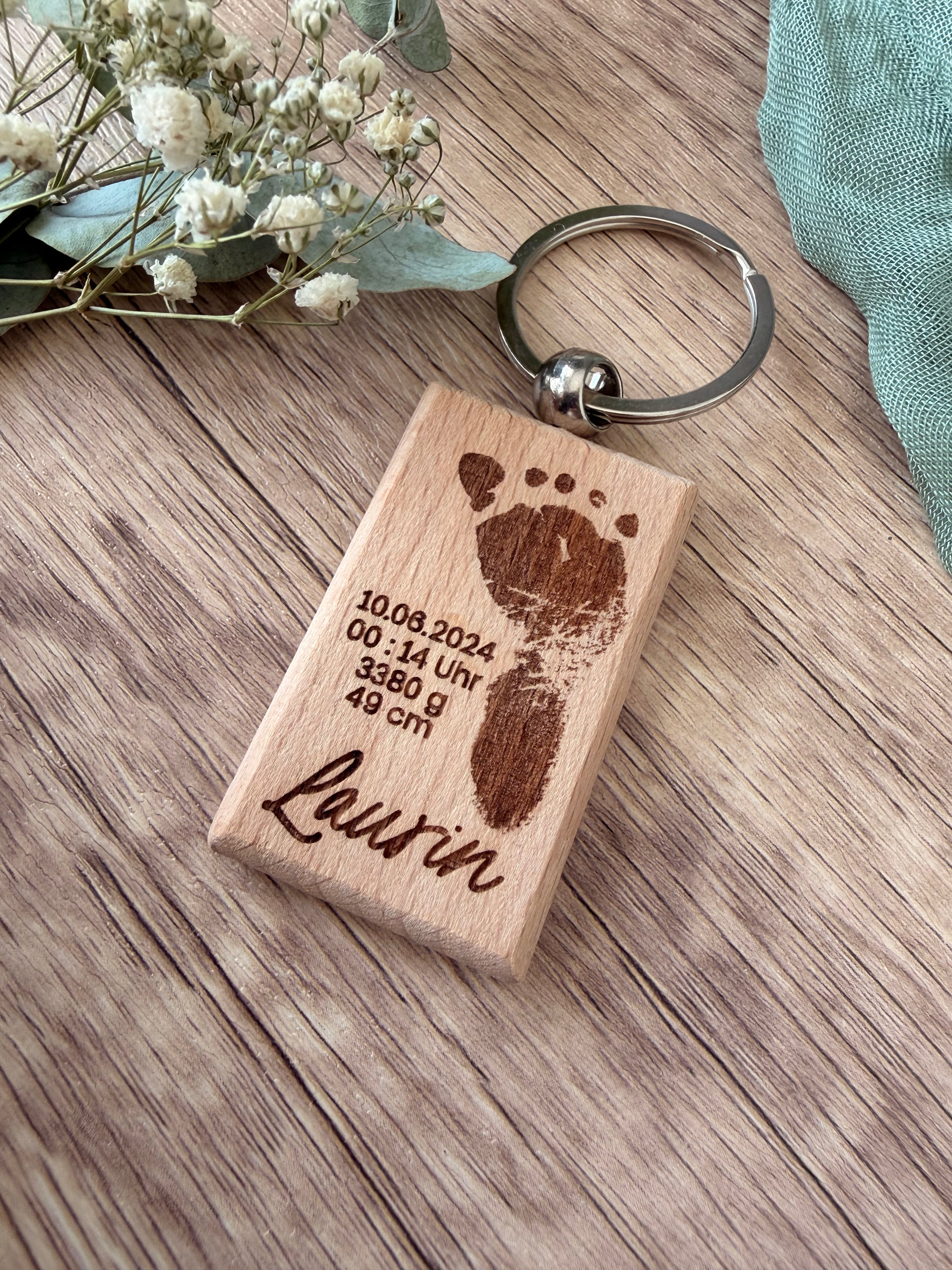 Schlüsselanhänger mit Fußabdruck & Name – Personalisiertes Geschenk