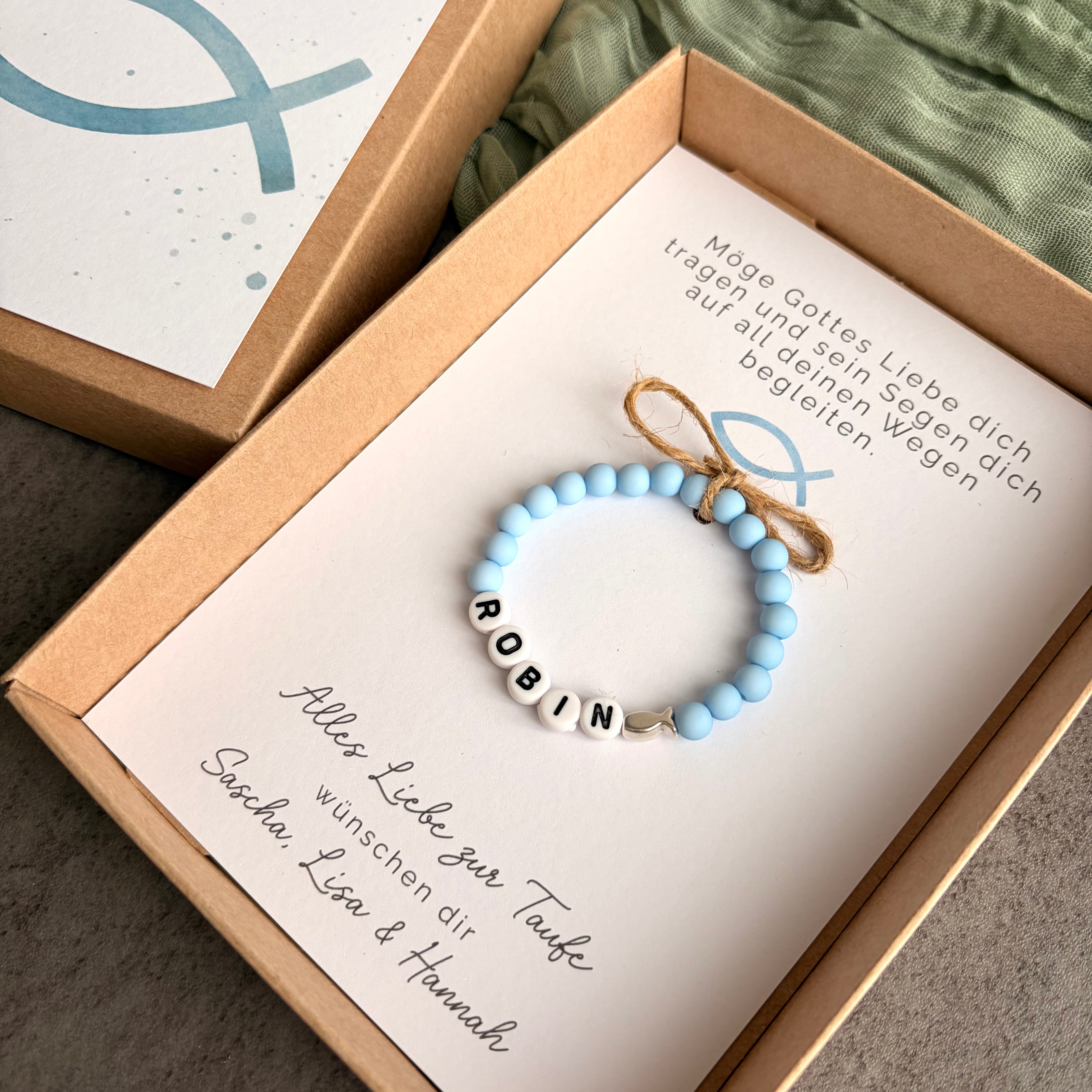 Geschenkbox zur Taufe mit Perlenarmband - Fisch - Detailansicht 1