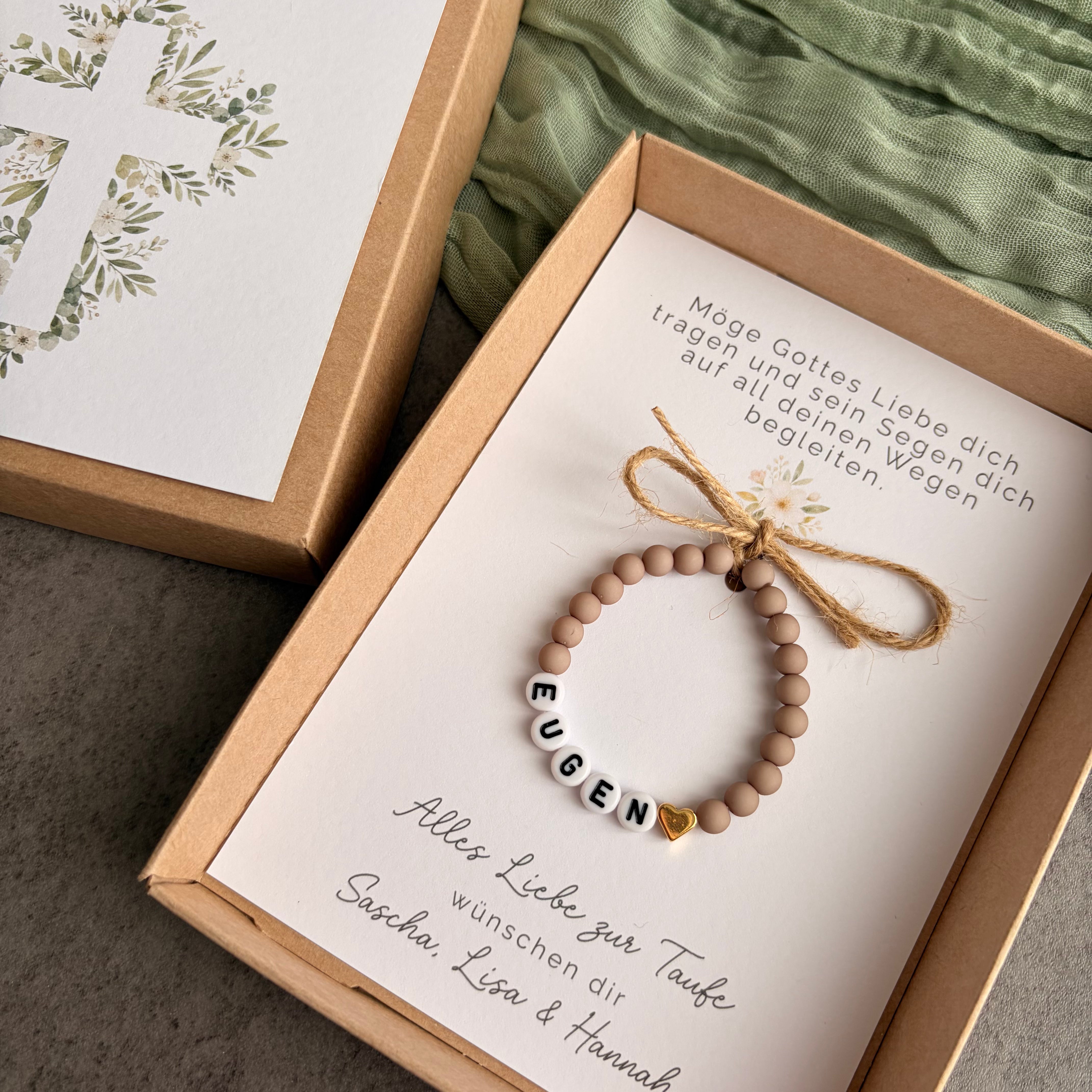Geschenkbox zur Taufe mit Perlenarmband - Kreuz - Detailansicht 4