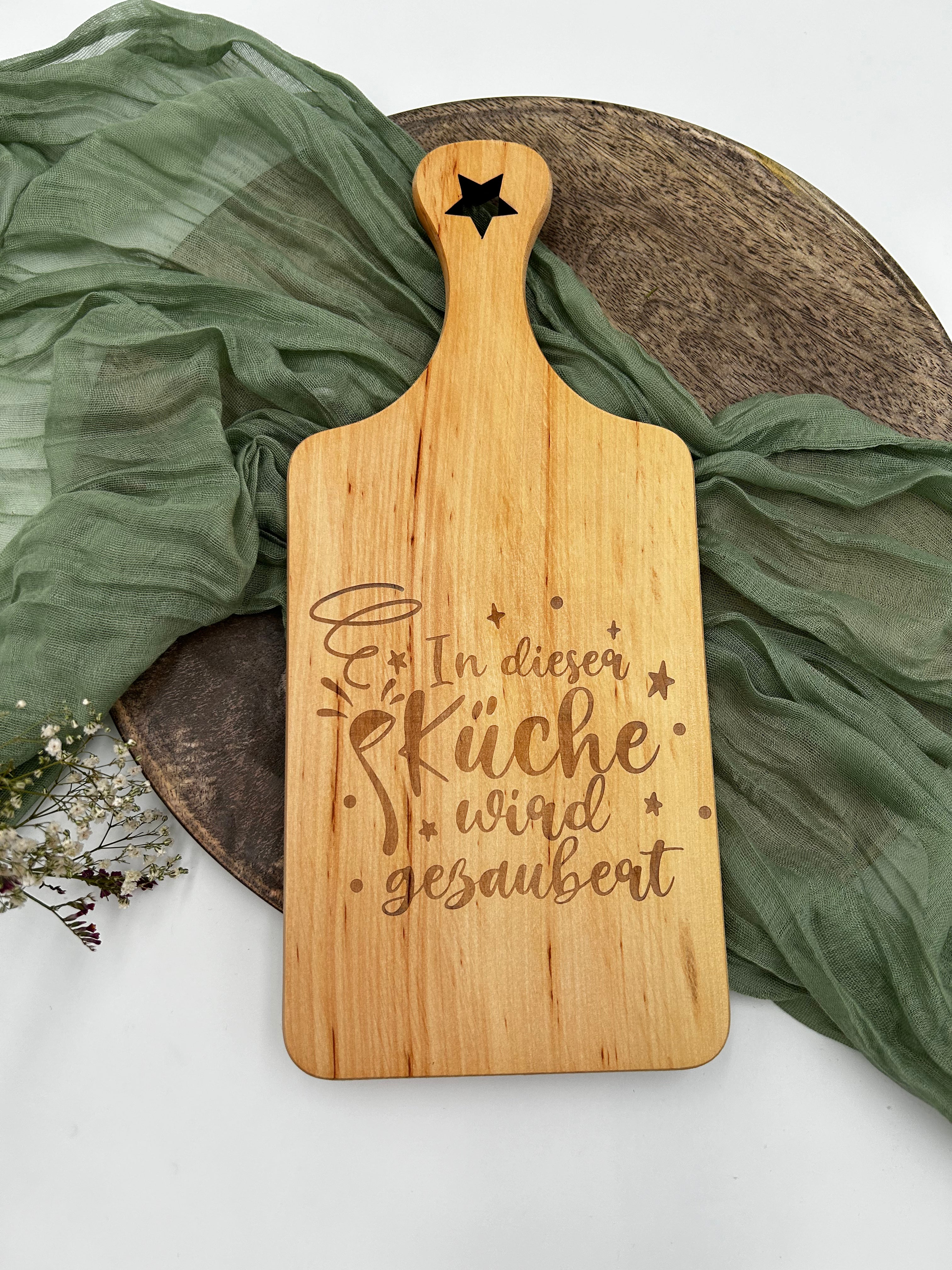 wooden board ''Magic happens in this kitchen''