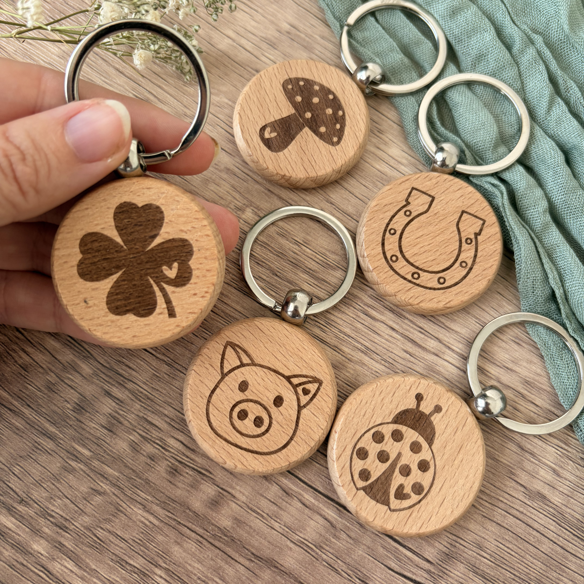 Glücksbringer Schlüsselanhänger aus Holz