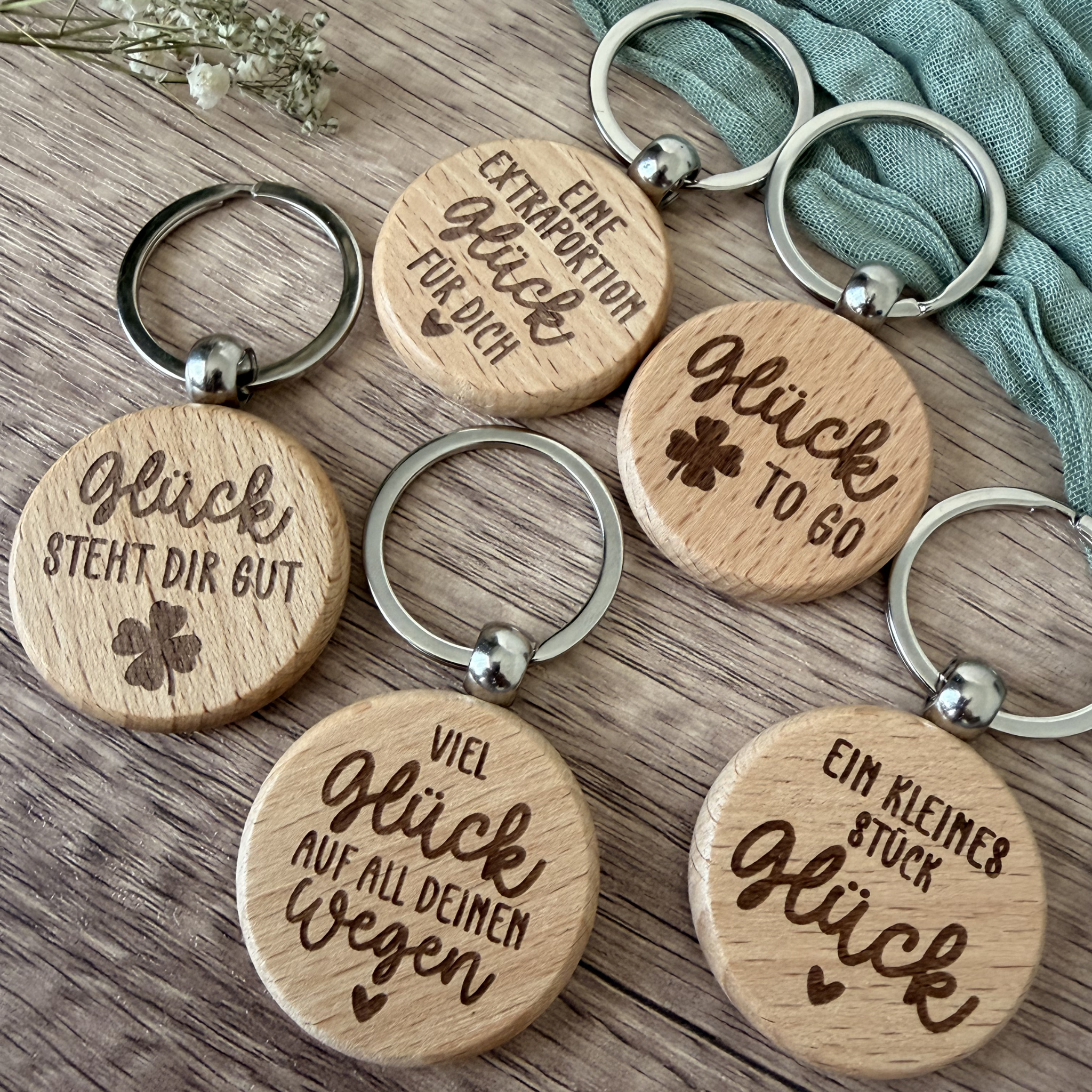 Glücksbringer Schlüsselanhänger aus Holz
