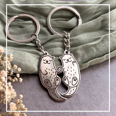Otter Schlüsselanhänger Paar personalisiert - Partner Geschenk mit Gravur - Beste Freundin Geschenk - Jahrestag - Edelstahl
