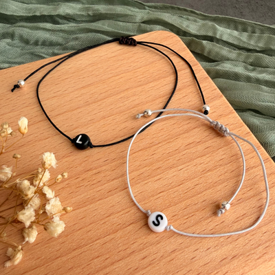 Perlenarmband Initialen
