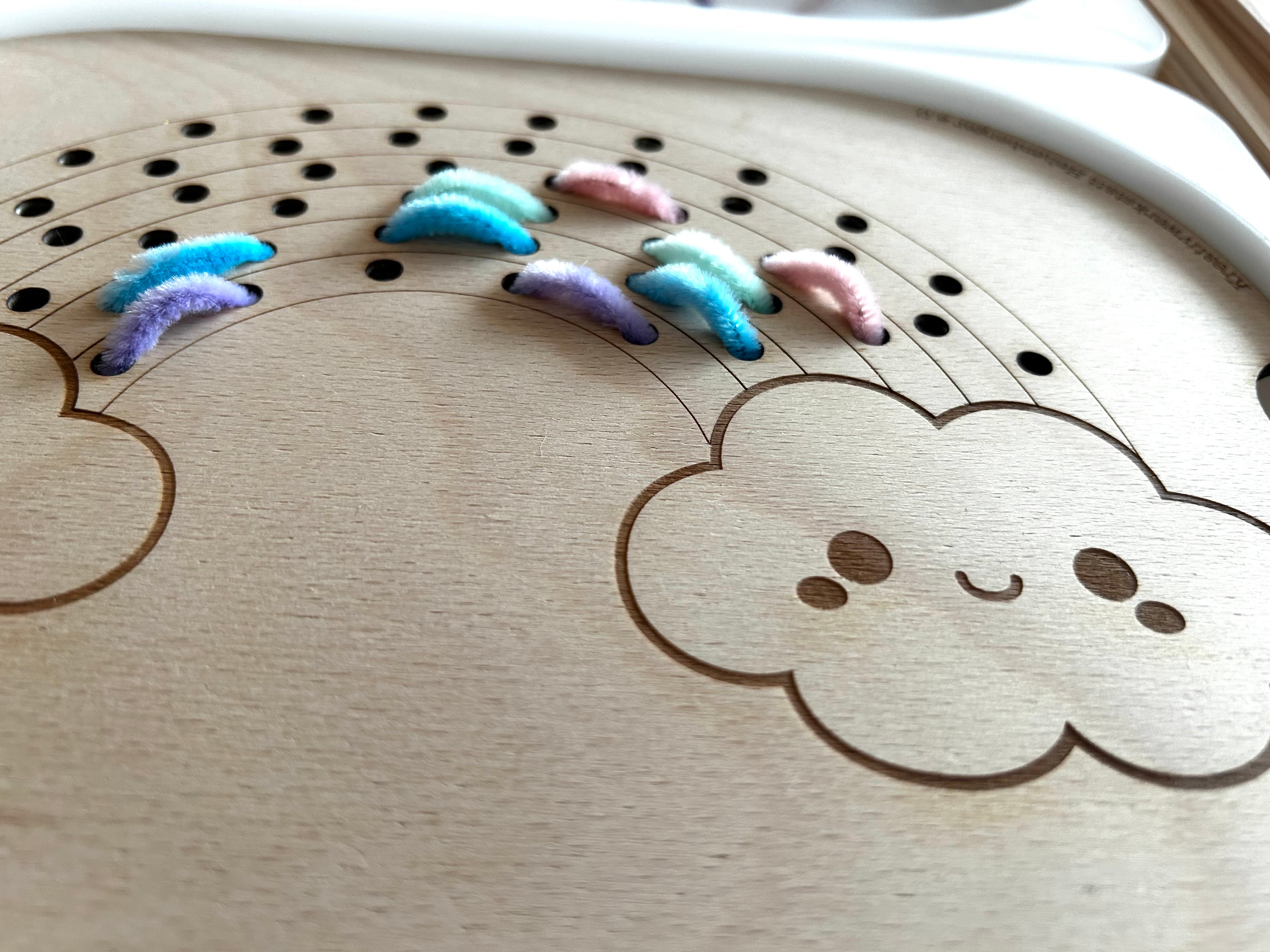 Regenbogenplatte Montessori aus Holz – Sensorikspiel für Kinder | Trofast kompatibel | Feinmotorik fördern | Aktivitätsplatte