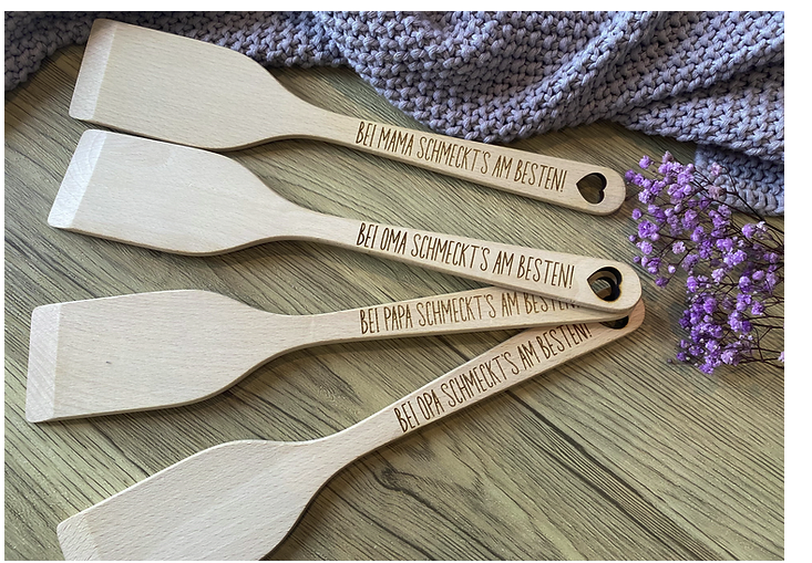 Personalized spatula ''Mama's food tastes best!''