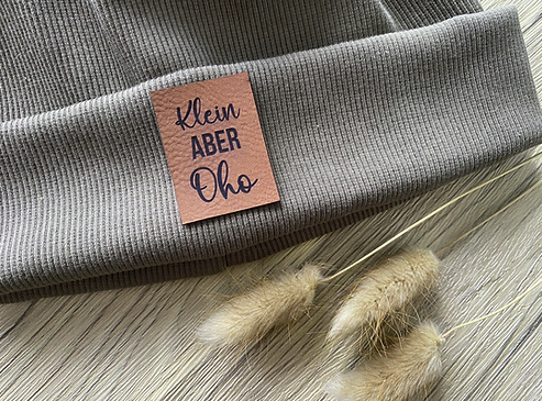 leather label "Klein aber Oho"