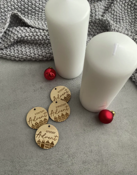 Advent wreath pendant made of wood | house