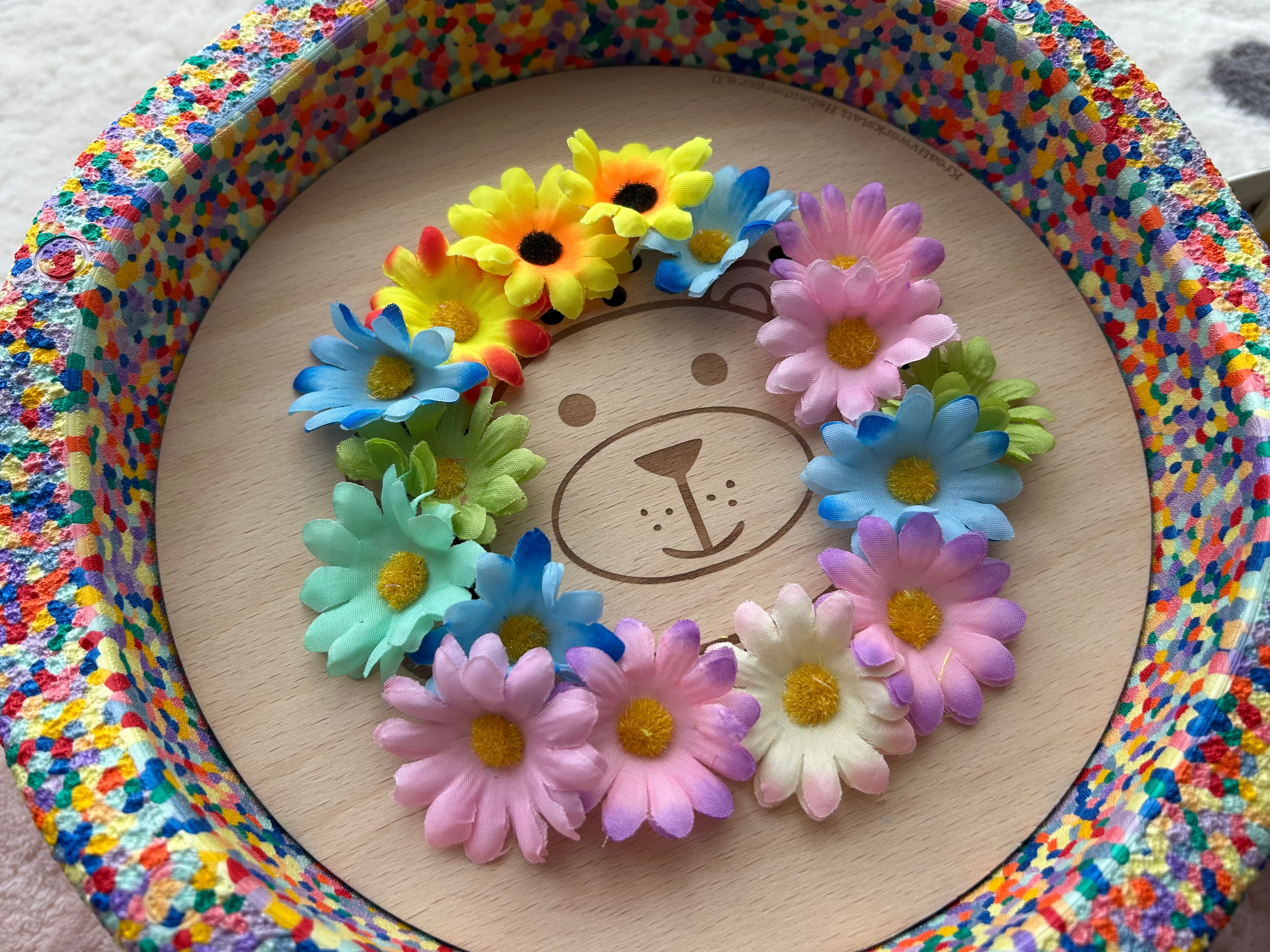 Löwe Blumen Steckspiel | Aktivitätsplatte kompatibel mit Stapelstein® – Montessori inspiriertes Spielzeug aus Holz – Motorikspiel & Rollenspiel Zubehör – Kinder Lernspielzeug
