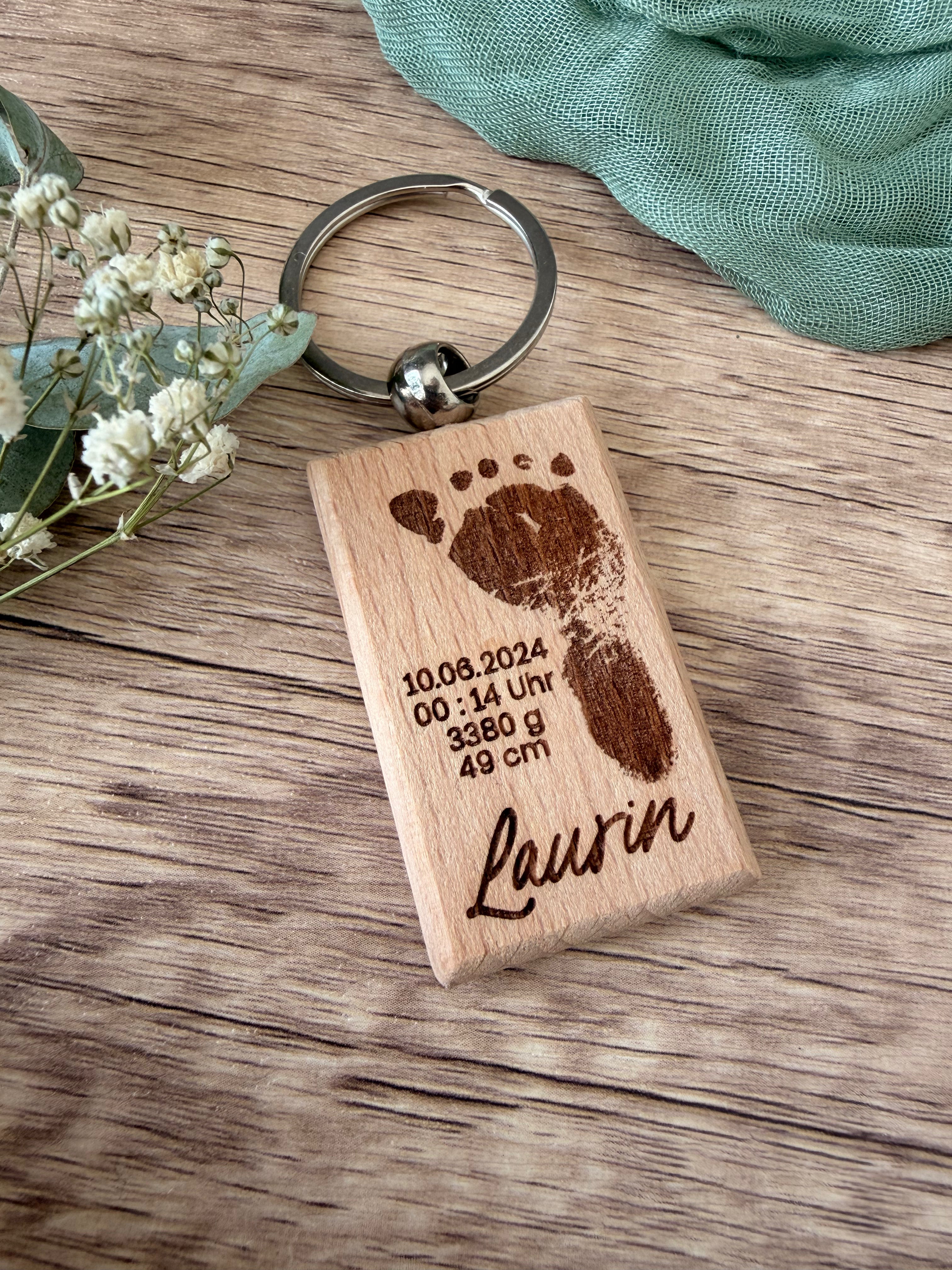 Schlüsselanhänger mit Fußabdruck & Name – Personalisiertes Geschenk