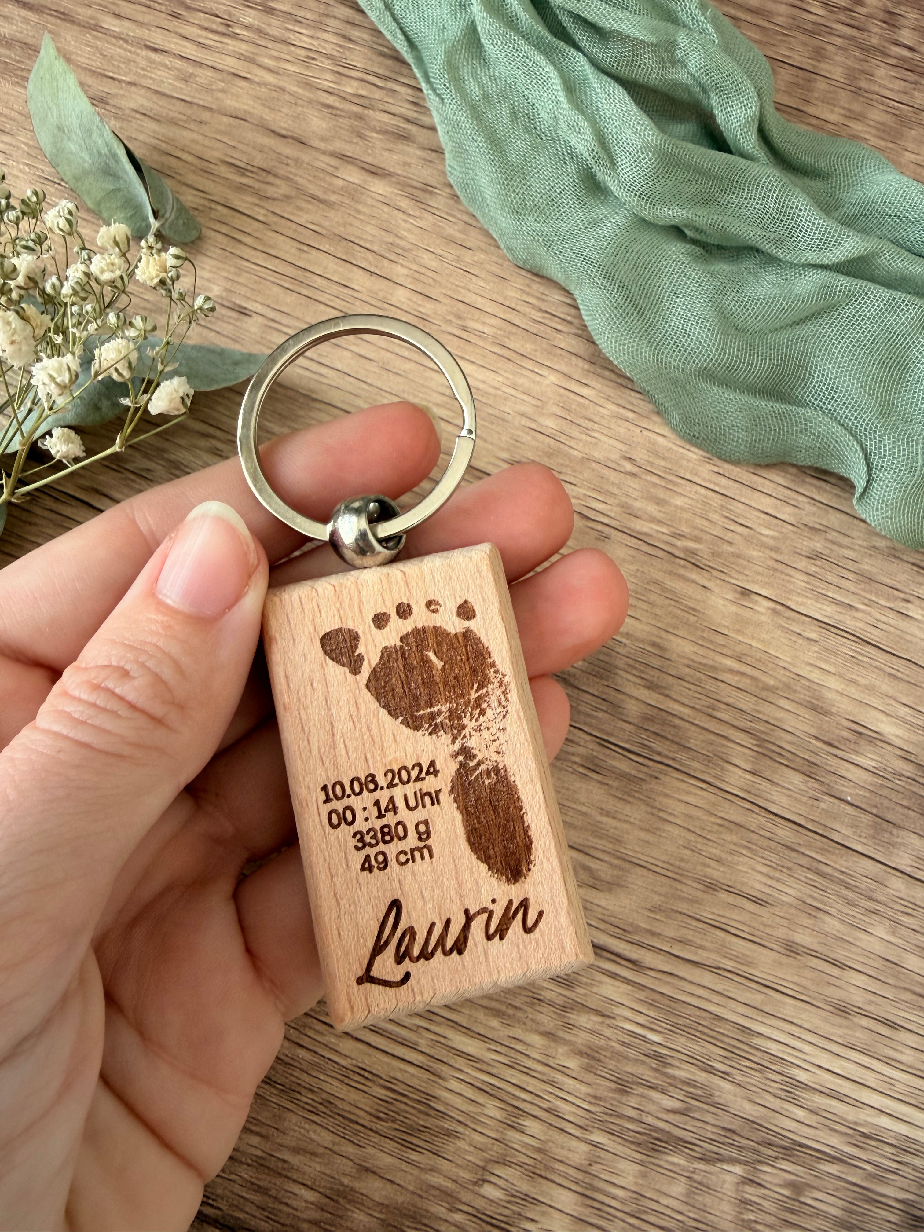 Schlüsselanhänger mit Fußabdruck & Name – Personalisiertes Geschenk