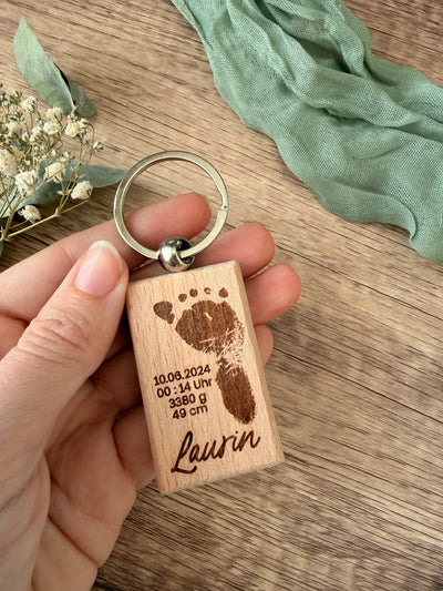 Schlüsselanhänger mit Fußabdruck & Name – Personalisiertes Geschenk
