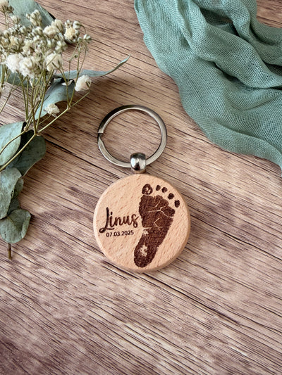 Schlüsselanhänger mit Fußabdruck & Name – Personalisiertes Geschenk