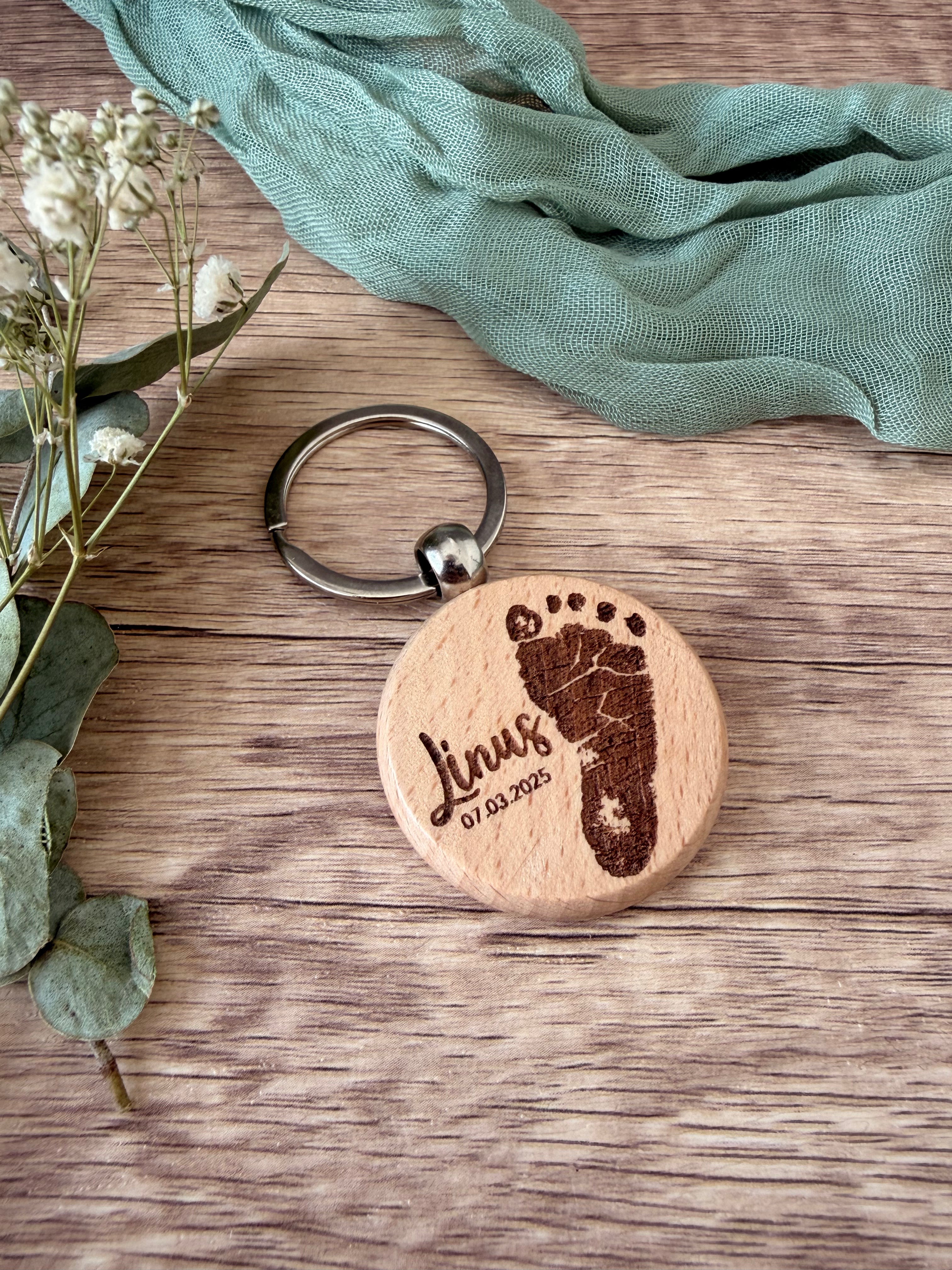 Schlüsselanhänger mit Fußabdruck & Name – Personalisiertes Geschenk