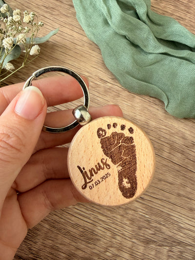 Schlüsselanhänger mit Fußabdruck & Name – Personalisiertes Geschenk