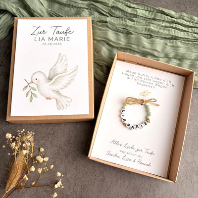Geschenkbox zur Taufe mit Perlenarmband - Taube mit Zweig - Produktansicht
