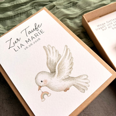 Geschenkbox zur Taufe mit Perlenarmband - Taube & Regenbogen - Detailansicht 7