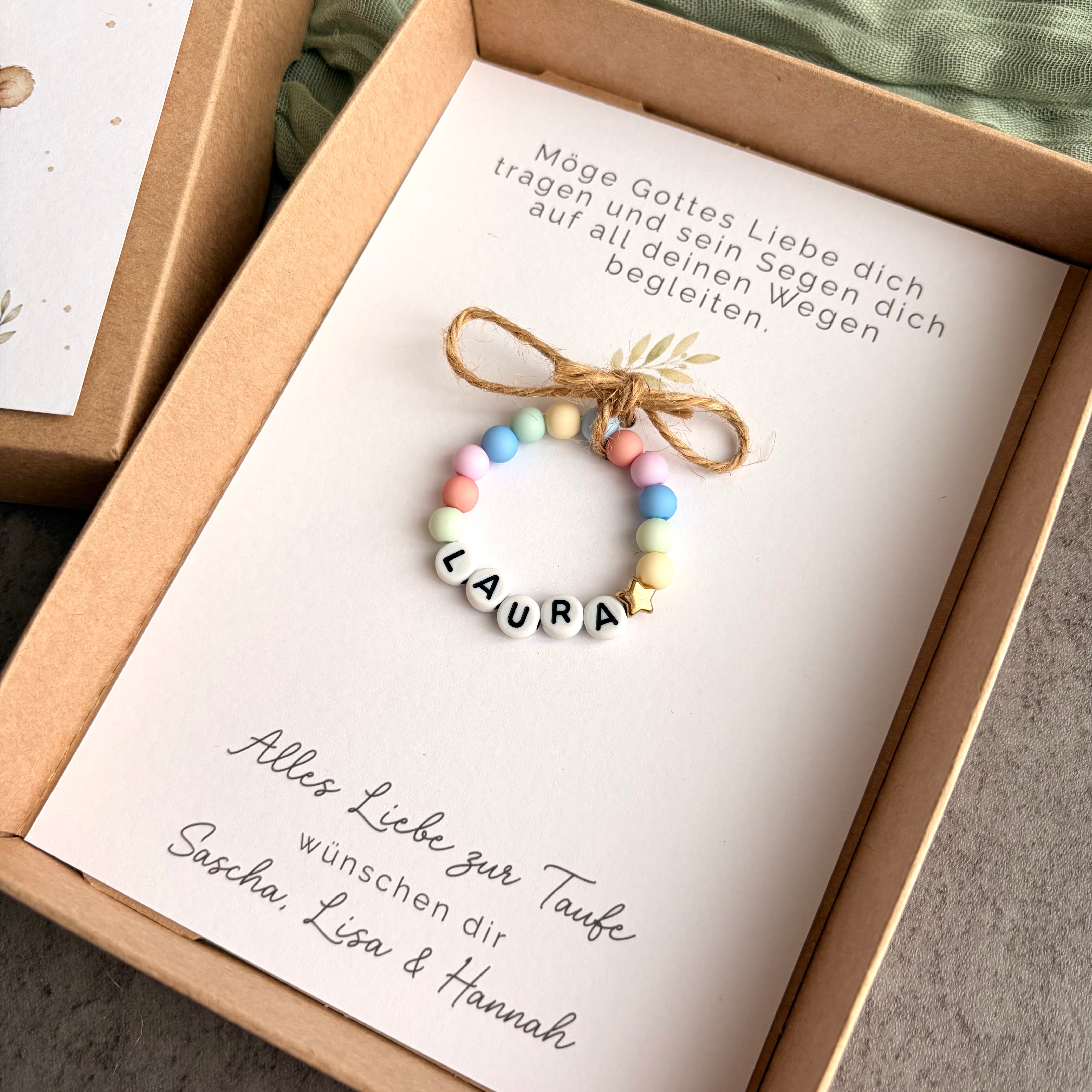 Geschenkbox zur Taufe mit Perlenarmband - Löwe - Detailansicht 1