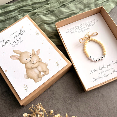 Geschenkbox zur Taufe mit Perlenarmband - Hase - Detailansicht 2