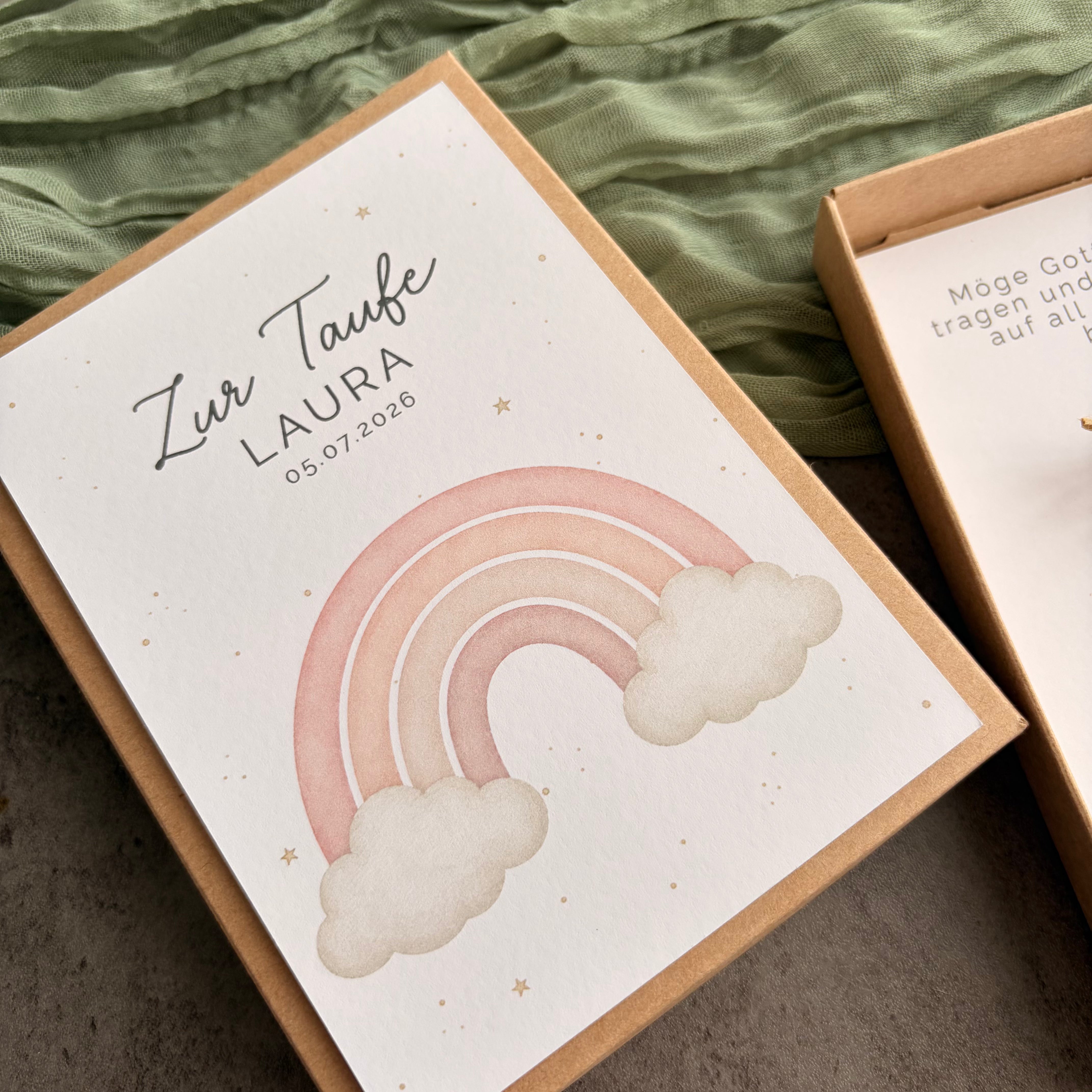 Geschenkbox zur Taufe mit Perlenarmband - Regenbogen Rosa - Detailansicht 5