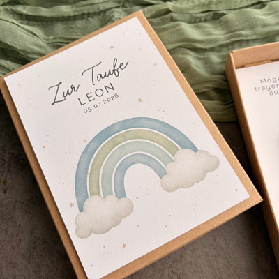 Geschenkbox zur Taufe mit Perlenarmband - Regenbogen Blau - Detailansicht 2