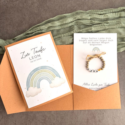 Taufgeschenk mit Perlenarmband im Pocketfold - Regenbogen Blau - Produktansicht