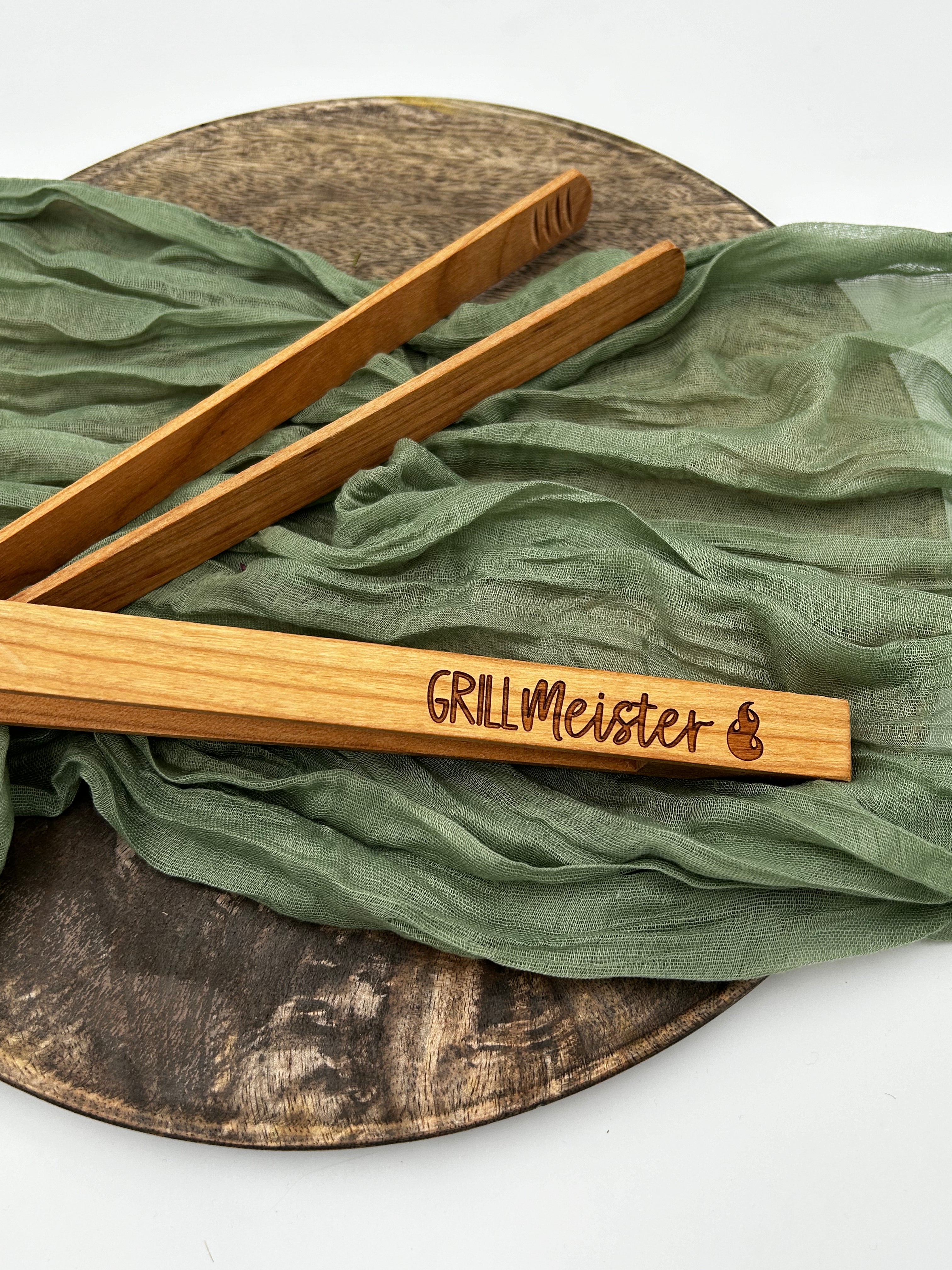 Grillmeister | Grill tongs made of cherry wood with custom engraving 