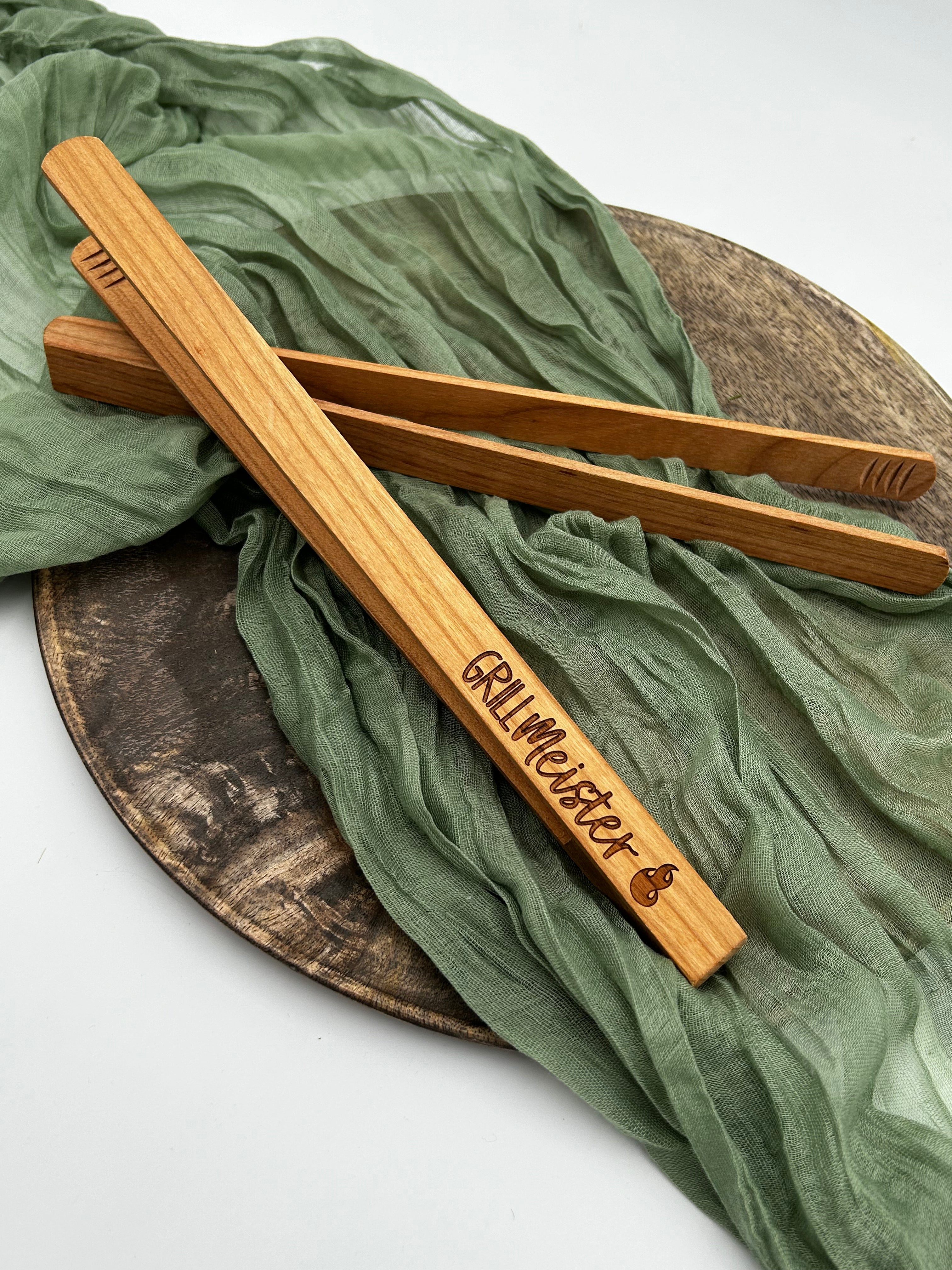 Grillmeister | Grill tongs made of cherry wood with custom engraving 