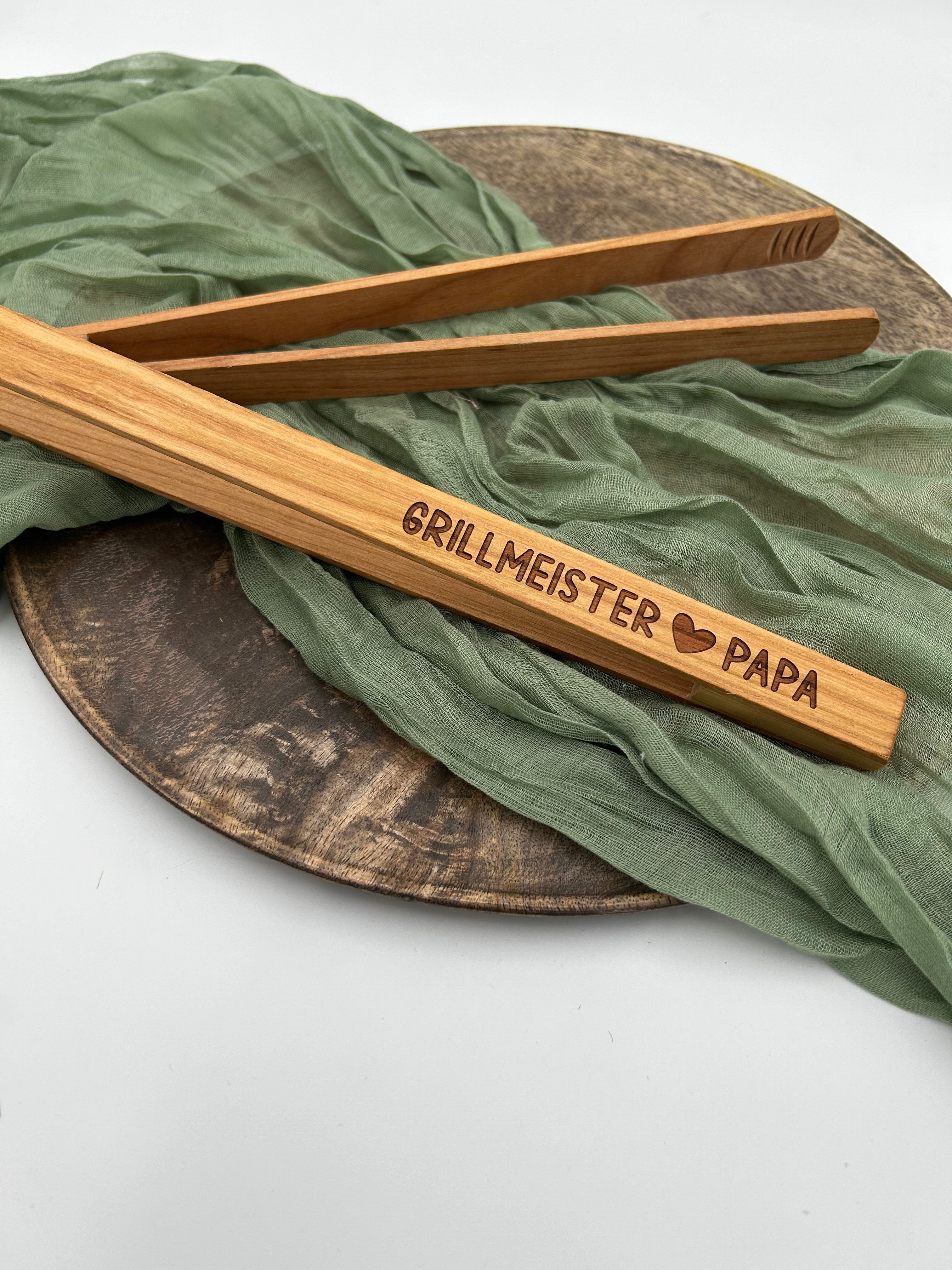 Grill Master Dad/Grandpa | Grill tongs made of cherry wood with custom engraving