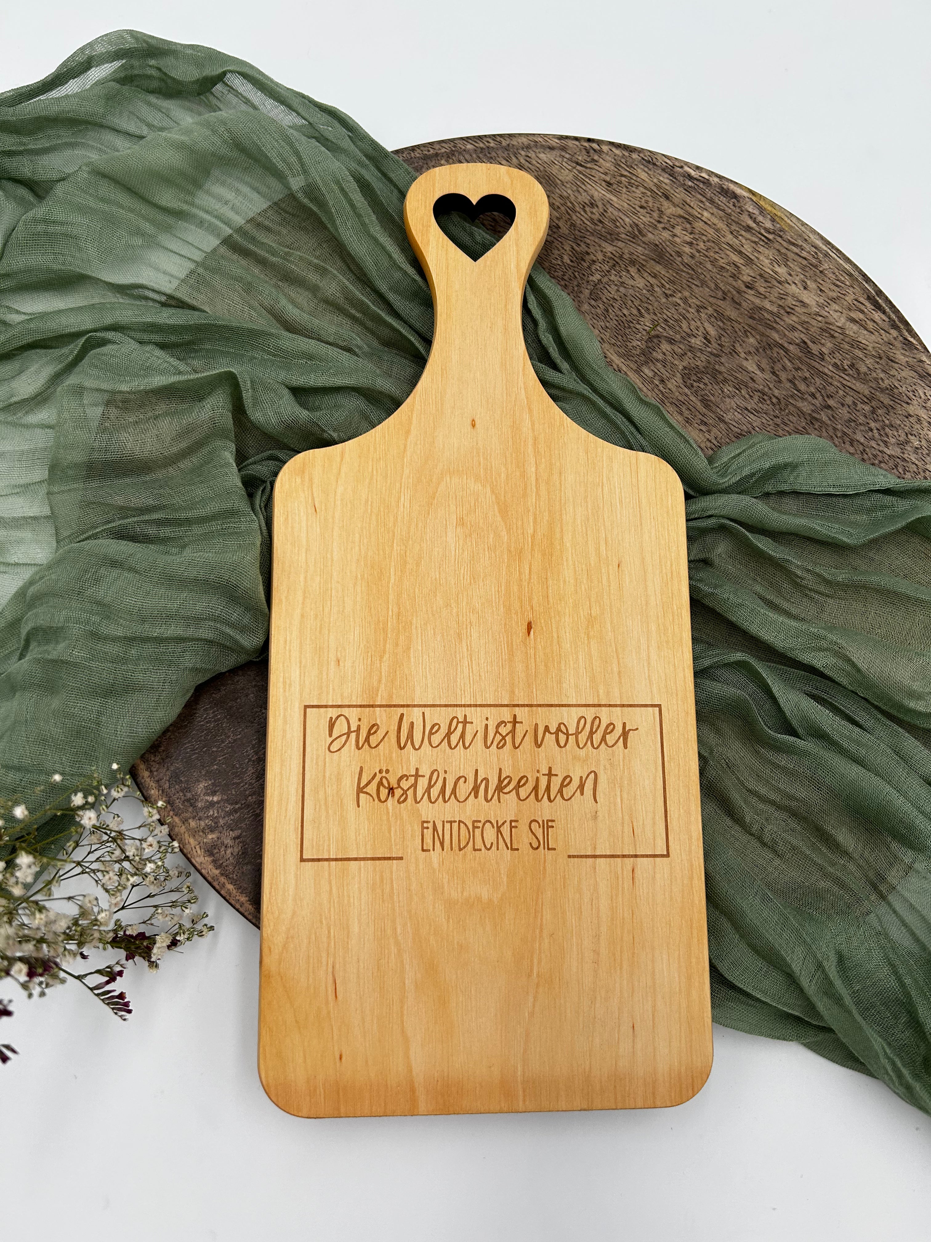 wooden board ''World full of delicacies''