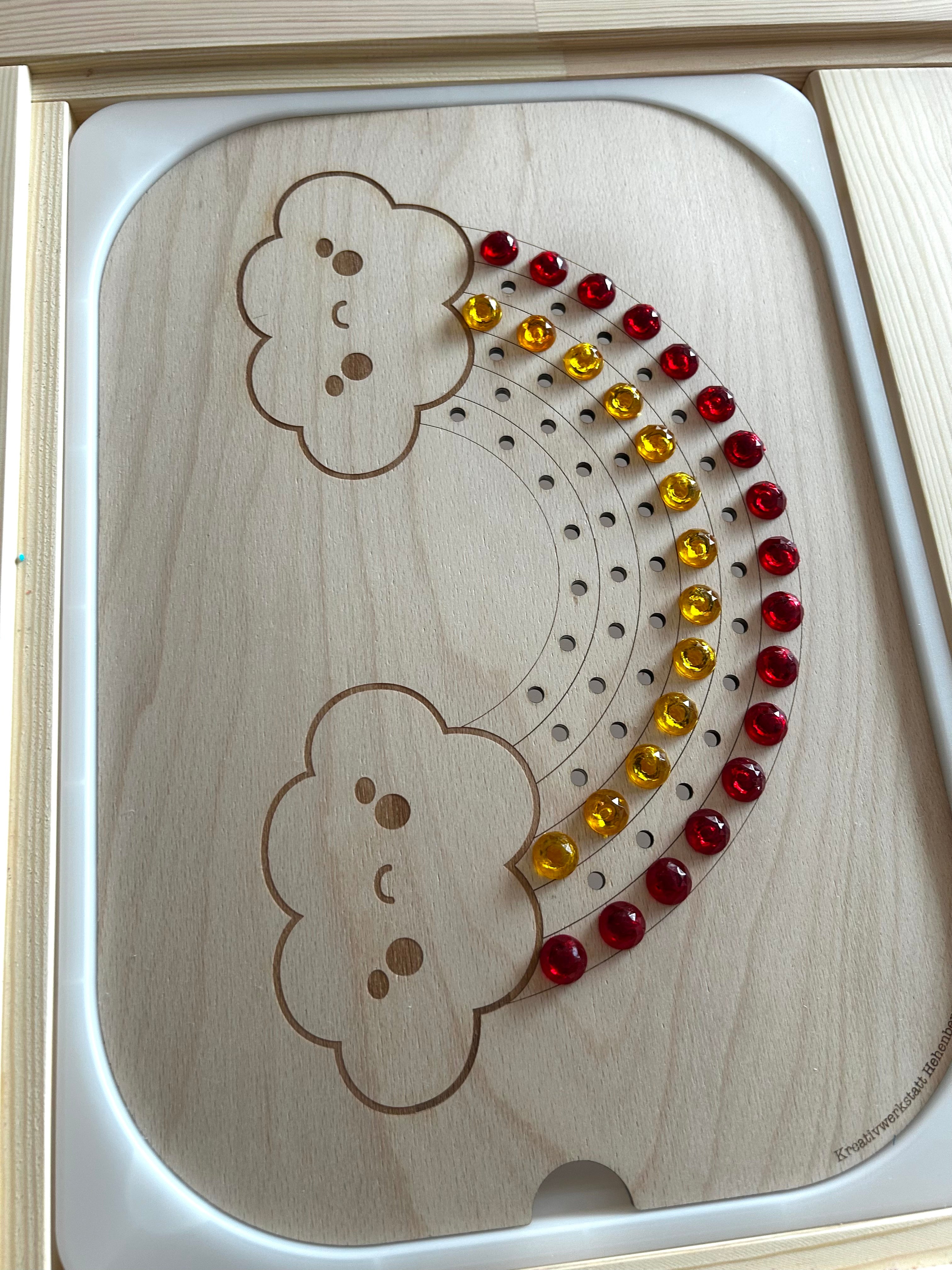 Regenbogenplatte Montessori aus Holz – Sensorikspiel für Kinder | Trofast kompatibel | Feinmotorik fördern | Aktivitätsplatte