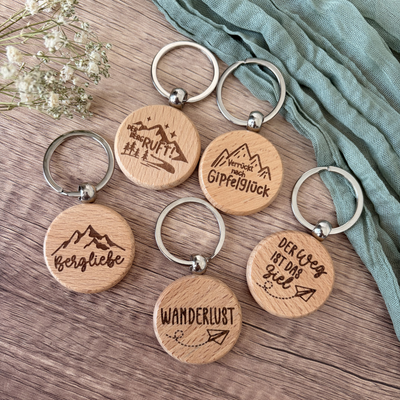 Wanderglück Schlüsselanhänger aus Holz