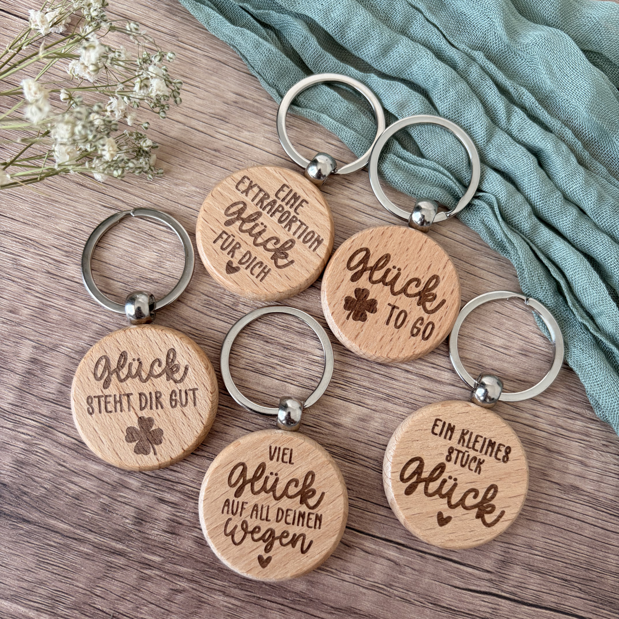 Glücksbringer Schlüsselanhänger aus Holz