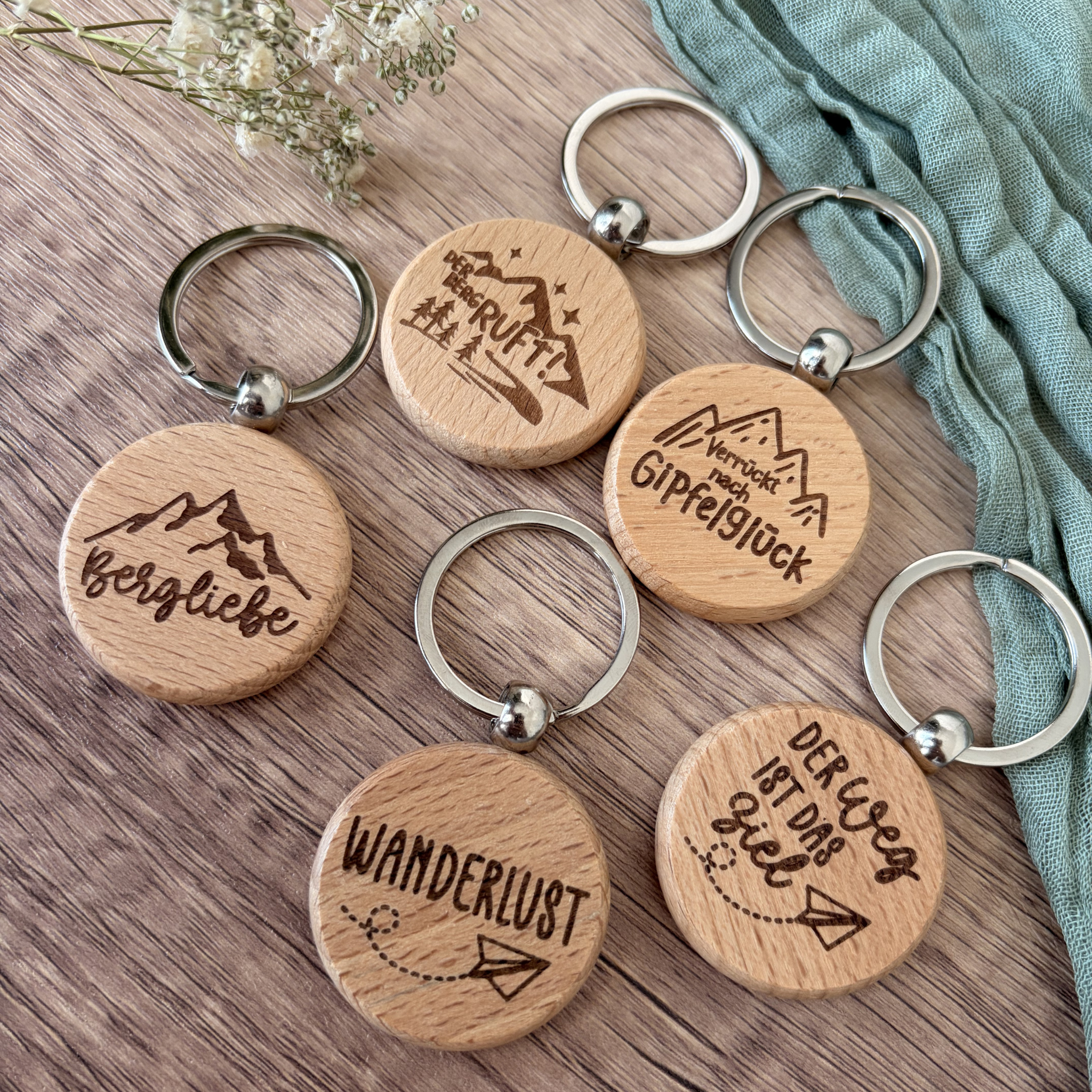 Wanderglück Schlüsselanhänger aus Holz