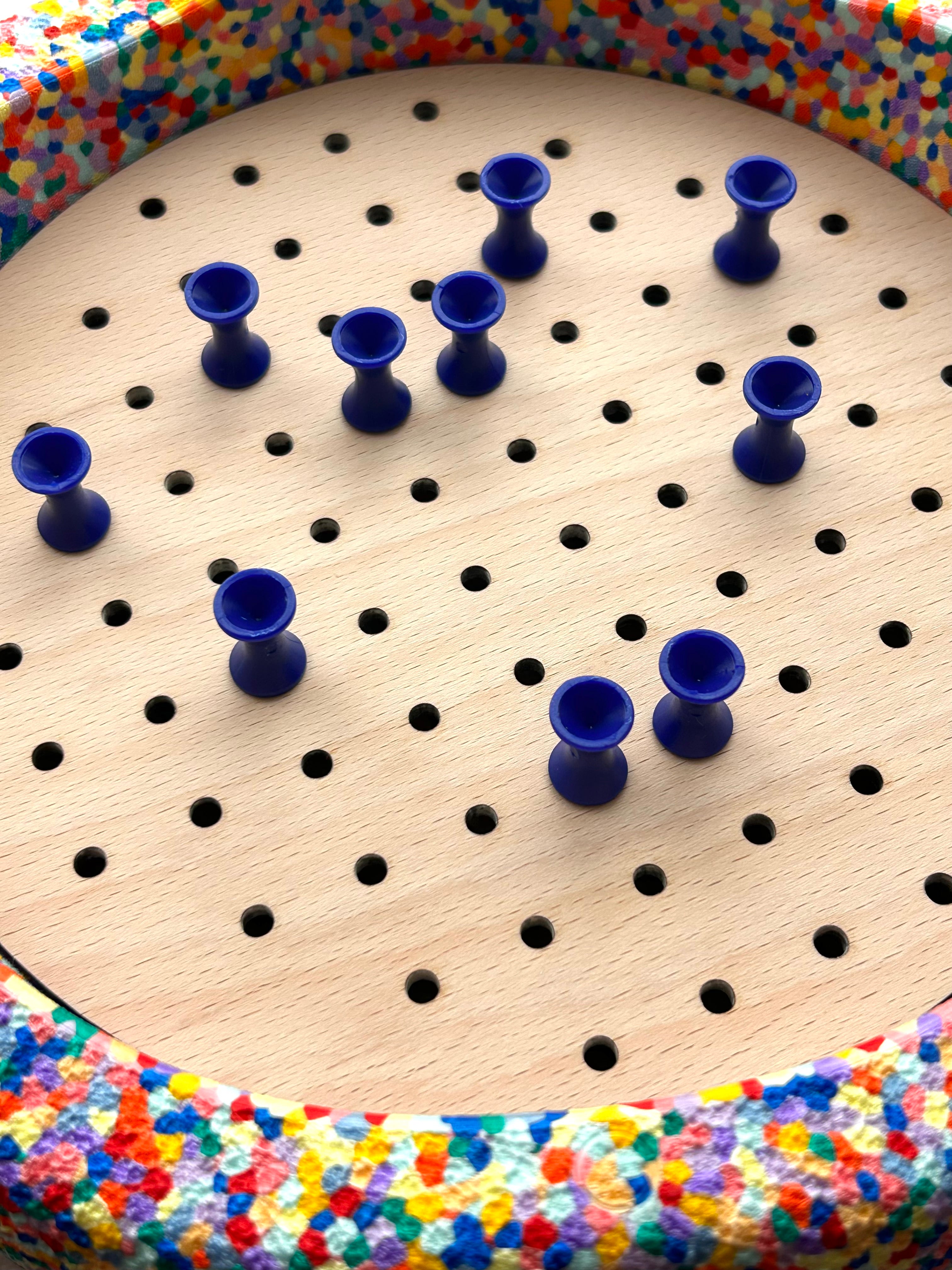Lochplatte | Aktivitätsplatte kompatibel mit Stapelstein® – Montessori inspiriertes Spielzeug aus Holz – Motorikspiel & Rollenspiel Zubehör – Kinder Lernspielzeug