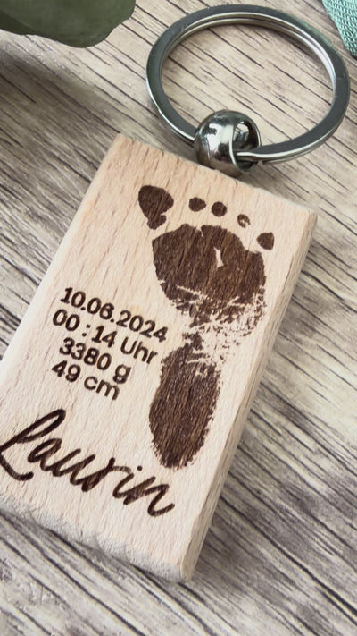 Schlüsselanhänger mit Fußabdruck & Name – Personalisiertes Geschenk