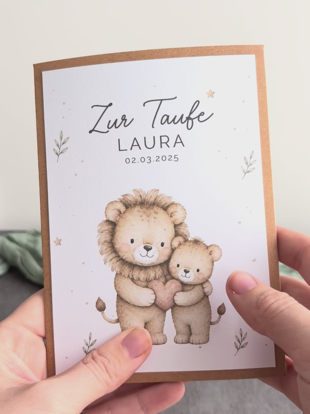 Taufgeschenk mit Perlenarmband im Pocketfold - Löwe