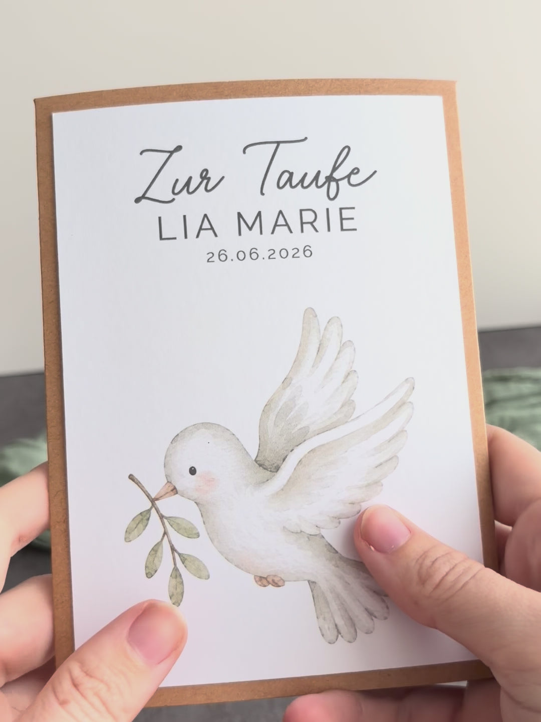 Taufgeschenk mit Perlenarmband im Pocketfold - Taube mit Zweig