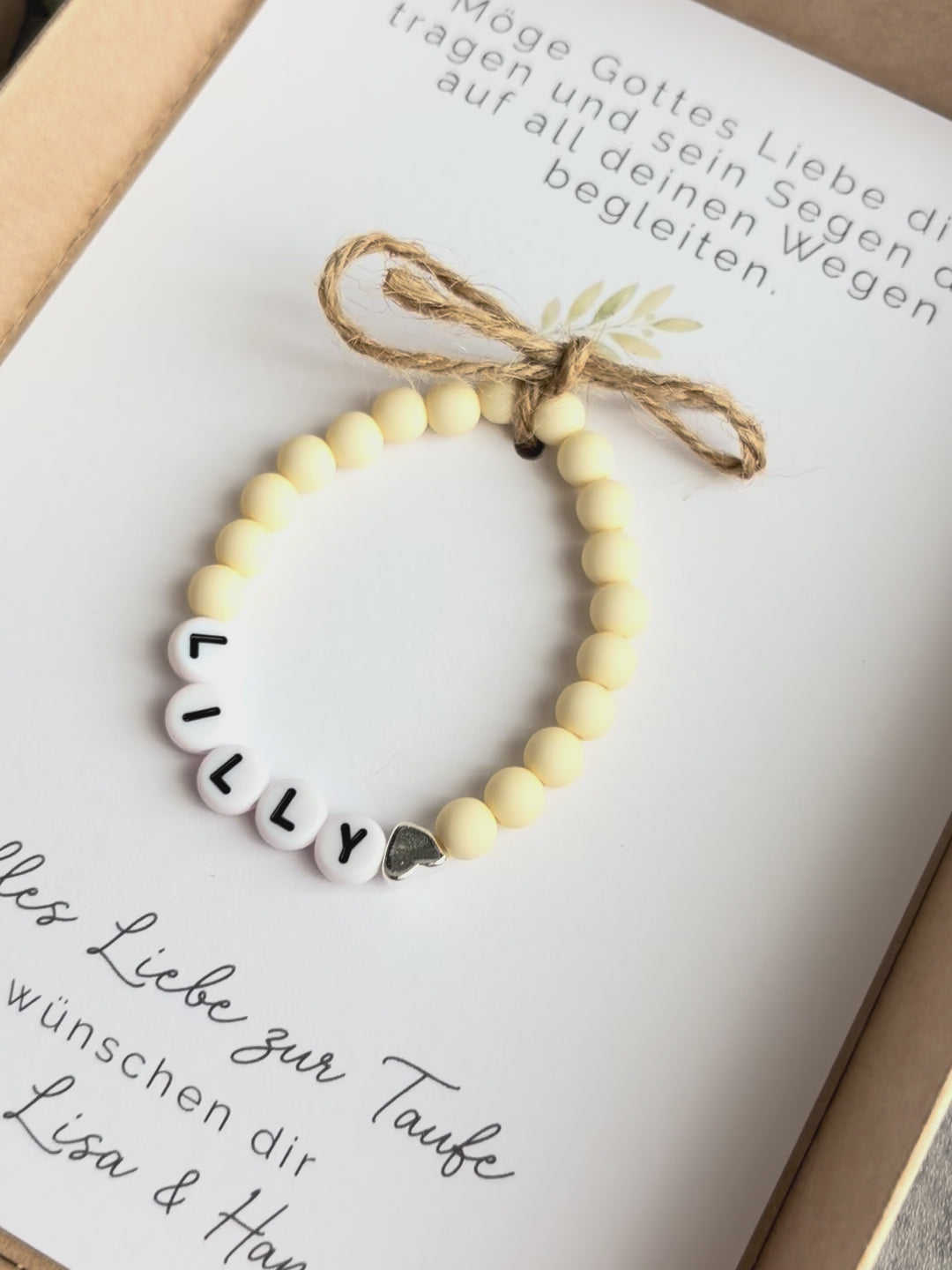 Geschenkbox zur Taufe mit Perlenarmband - Taube