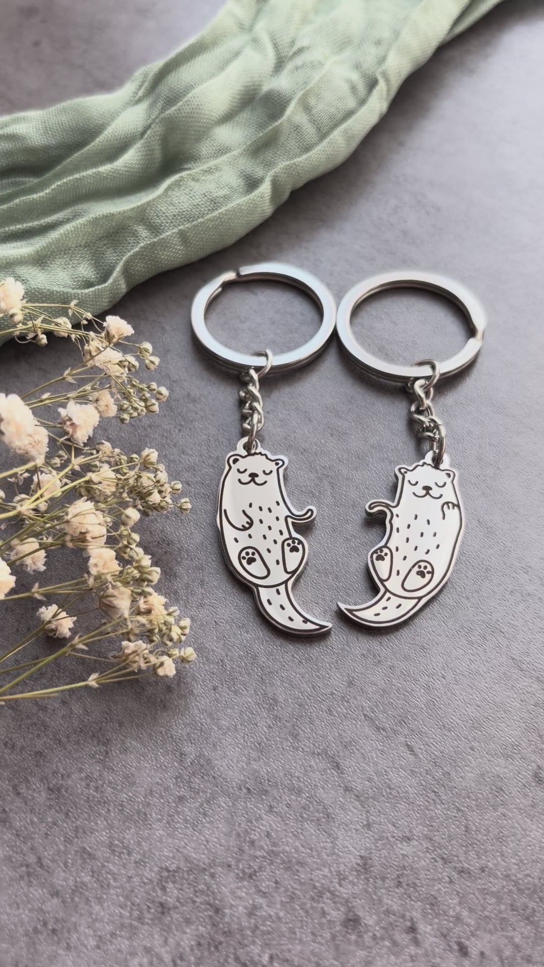 Otter Schlüsselanhänger Paar personalisiert - Partner Geschenk mit Gravur - Beste Freundin Geschenk - Jahrestag - Edelstahl