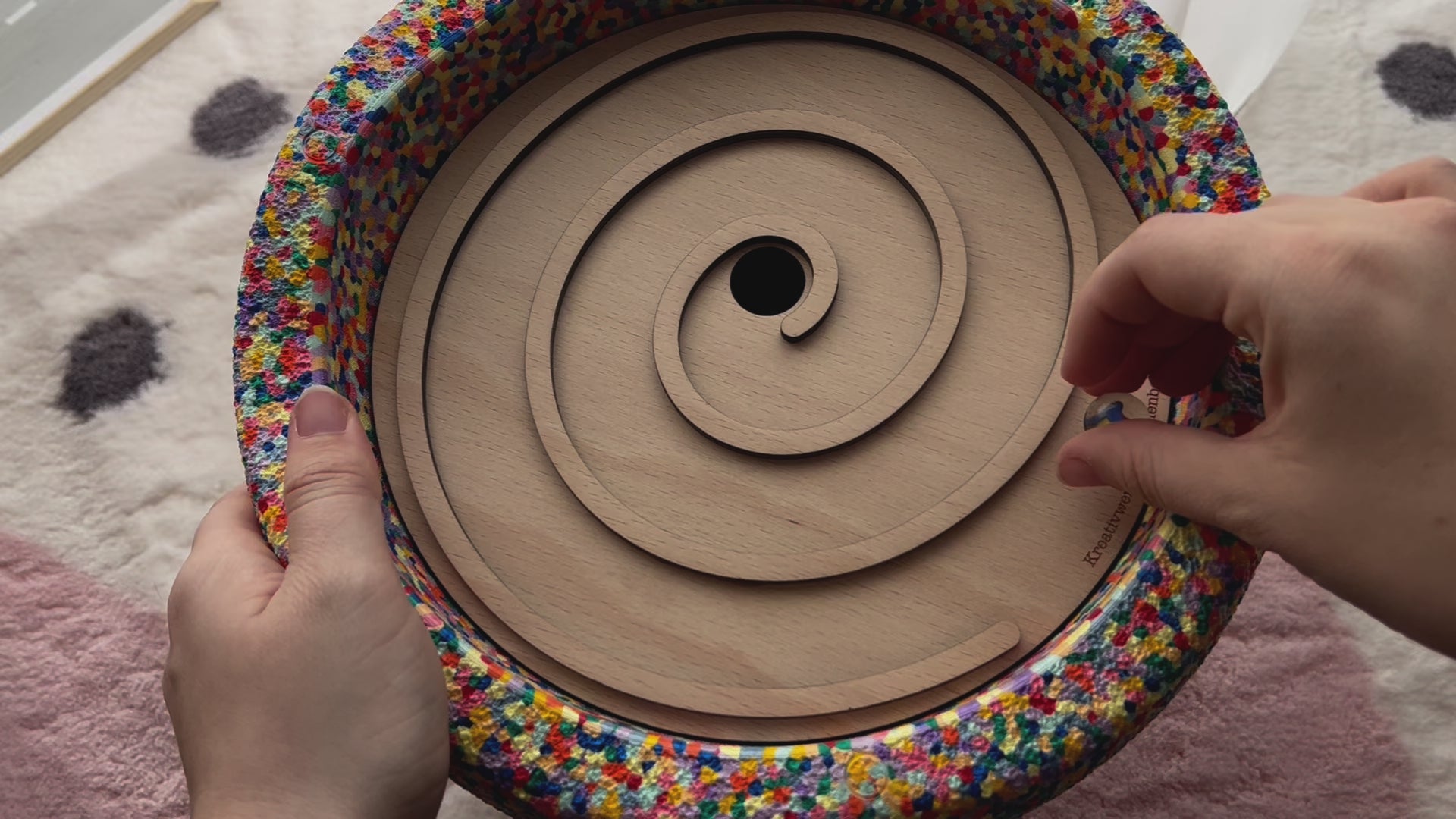 Spirale | Aktivitätsplatte kompatibel mit Stapelstein® – Montessori inspiriertes Spielzeug aus Holz – Motorikspiel & Rollenspiel Zubehör – Kinder Lernspielzeug