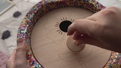 Blume | Aktivitätsplatte kompatibel mit Stapelstein® – Montessori inspiriertes Spielzeug aus Holz – Motorikspiel & Rollenspiel Zubehör – Kinder Lernspielzeug