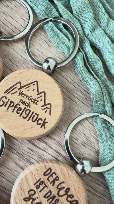 Wanderglück Schlüsselanhänger aus Holz