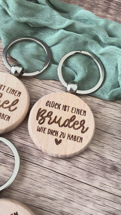 Glück ist Schlüsselanhänger aus Holz
